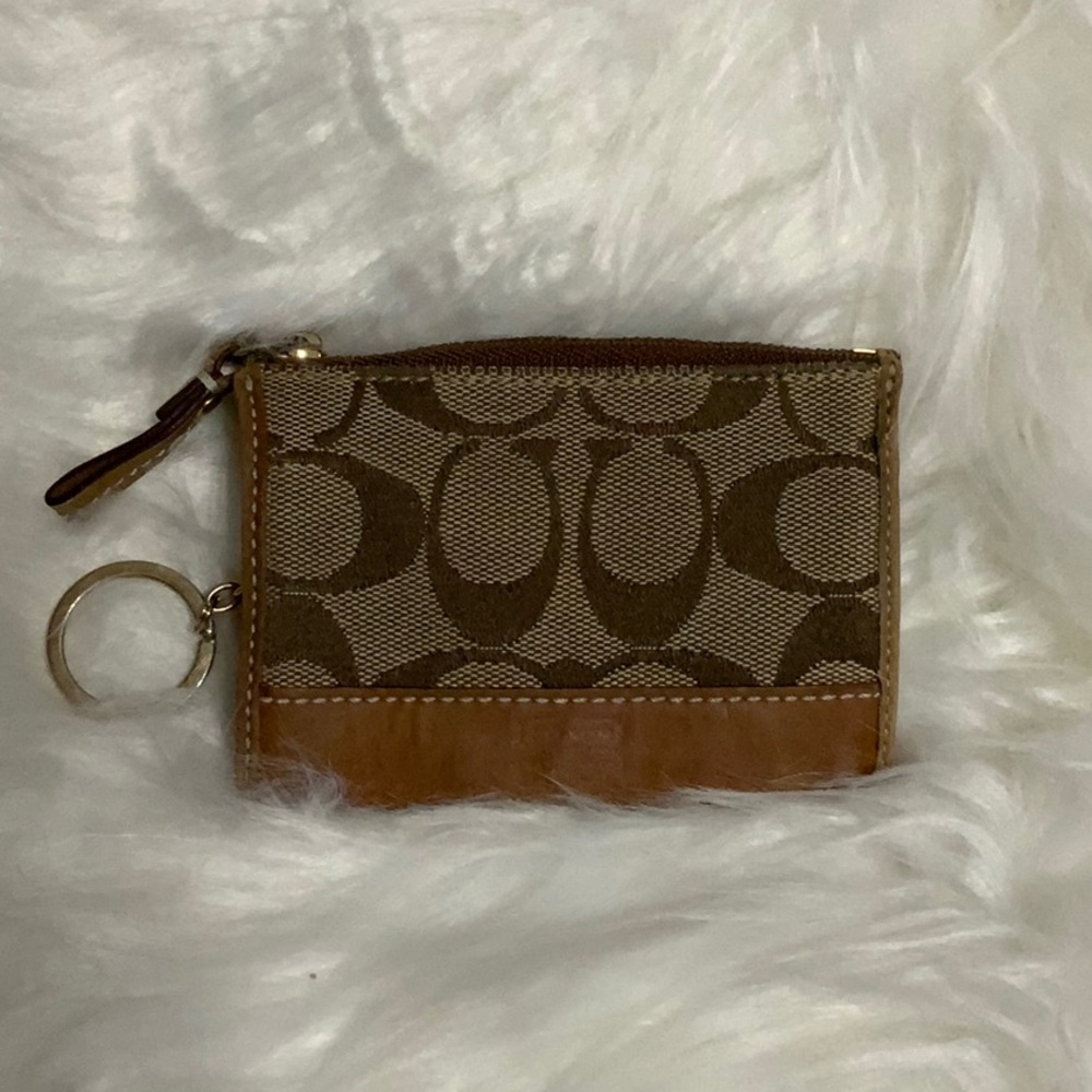 Authentic COACH monogram key ๐ chain an ID holder.